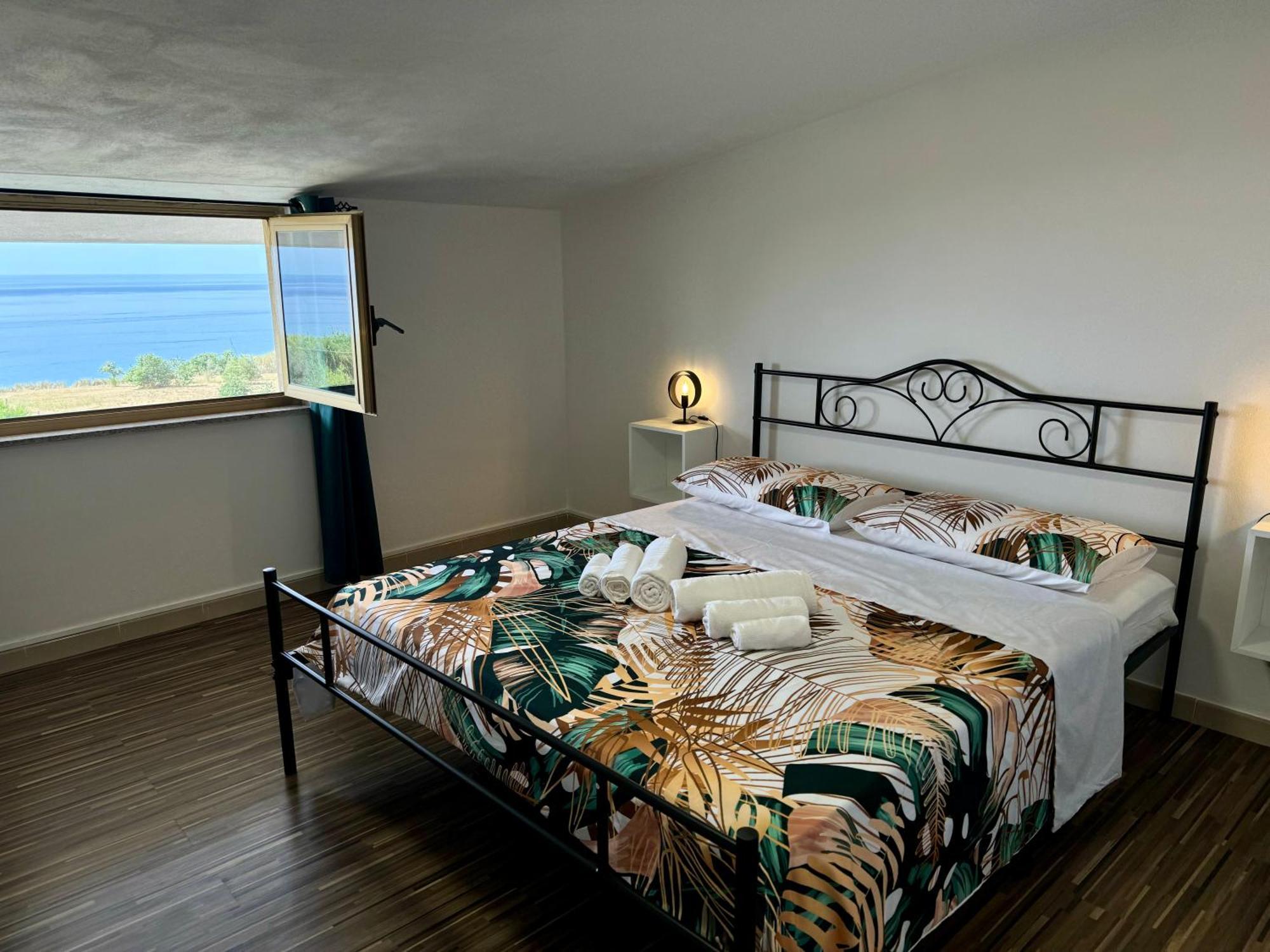 Bed&breakfast La Mansarda Tropea Exteriör bild